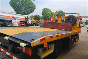 大方附近拖车电话号码服务